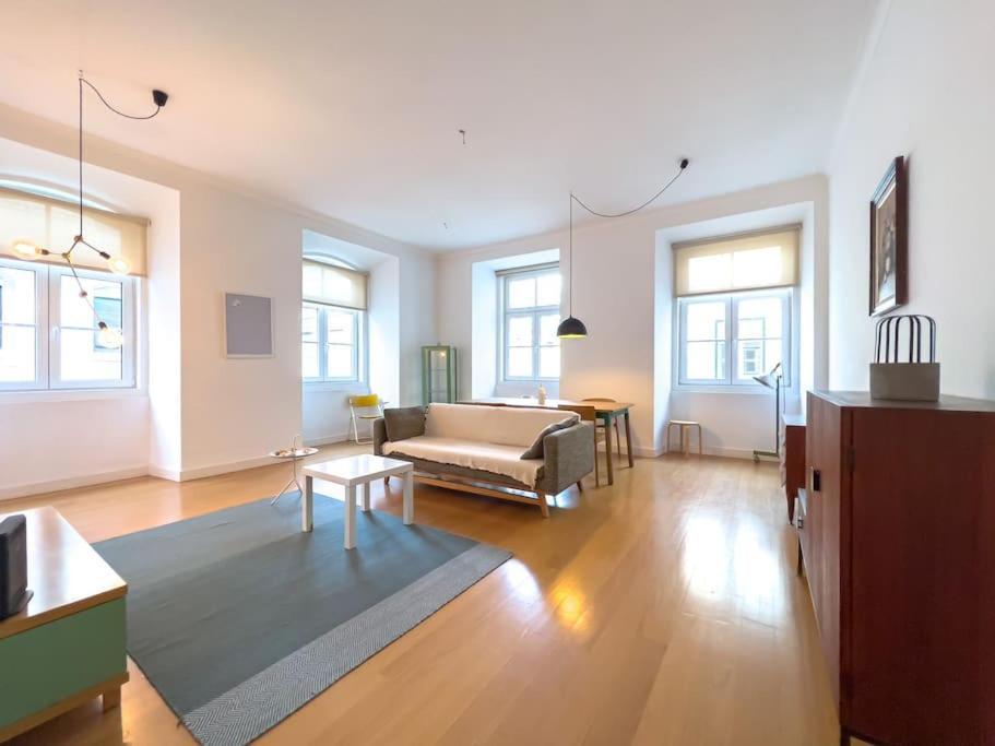 4 Rooms Home In Baixa Lisbon Bagian luar foto